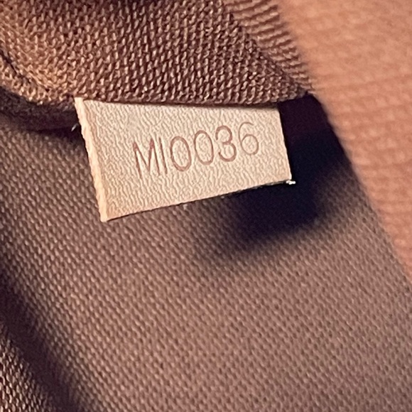 💕Louis Vuitton Pochette Bosphore - Picture 15 of 16